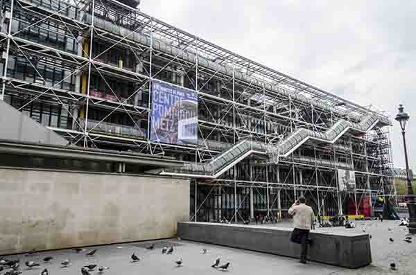 118 - Francia - Paris - centro Pompidou.jpg